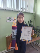 Награждение учеников младшей школы за участие в выставке работ «Я вижу Космос ?».